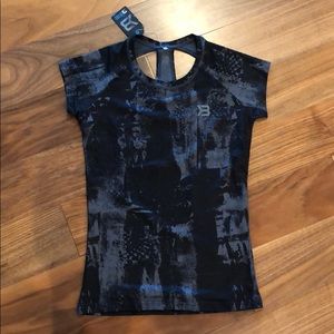 Better Bodies Cut Out T - SMALL NWT